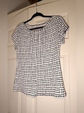 Worthington White Short Sleeve Top with Black Grid Print